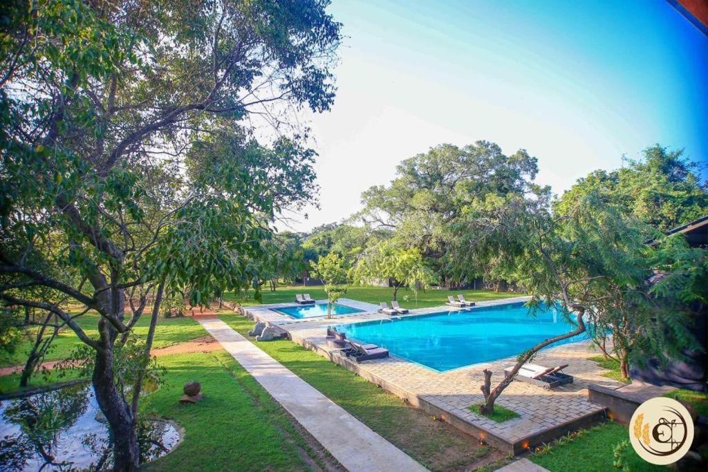 Aswadduma Hotel Dambulla Exterior foto